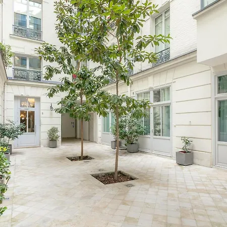Apartment 80m2 Derriere Avenue Montaigne 8eme